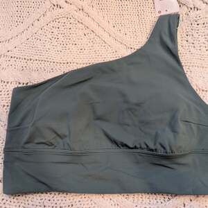 Lululemon Align Asymmetrical Bra Light Support C/D Cup in Green